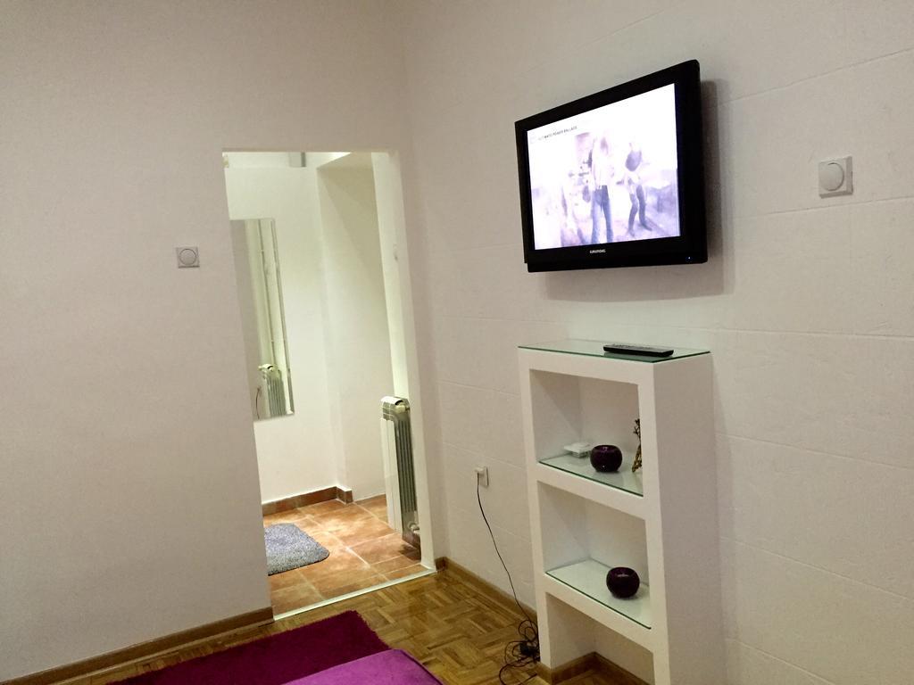 Apartment Mia Belgrado Kamer foto